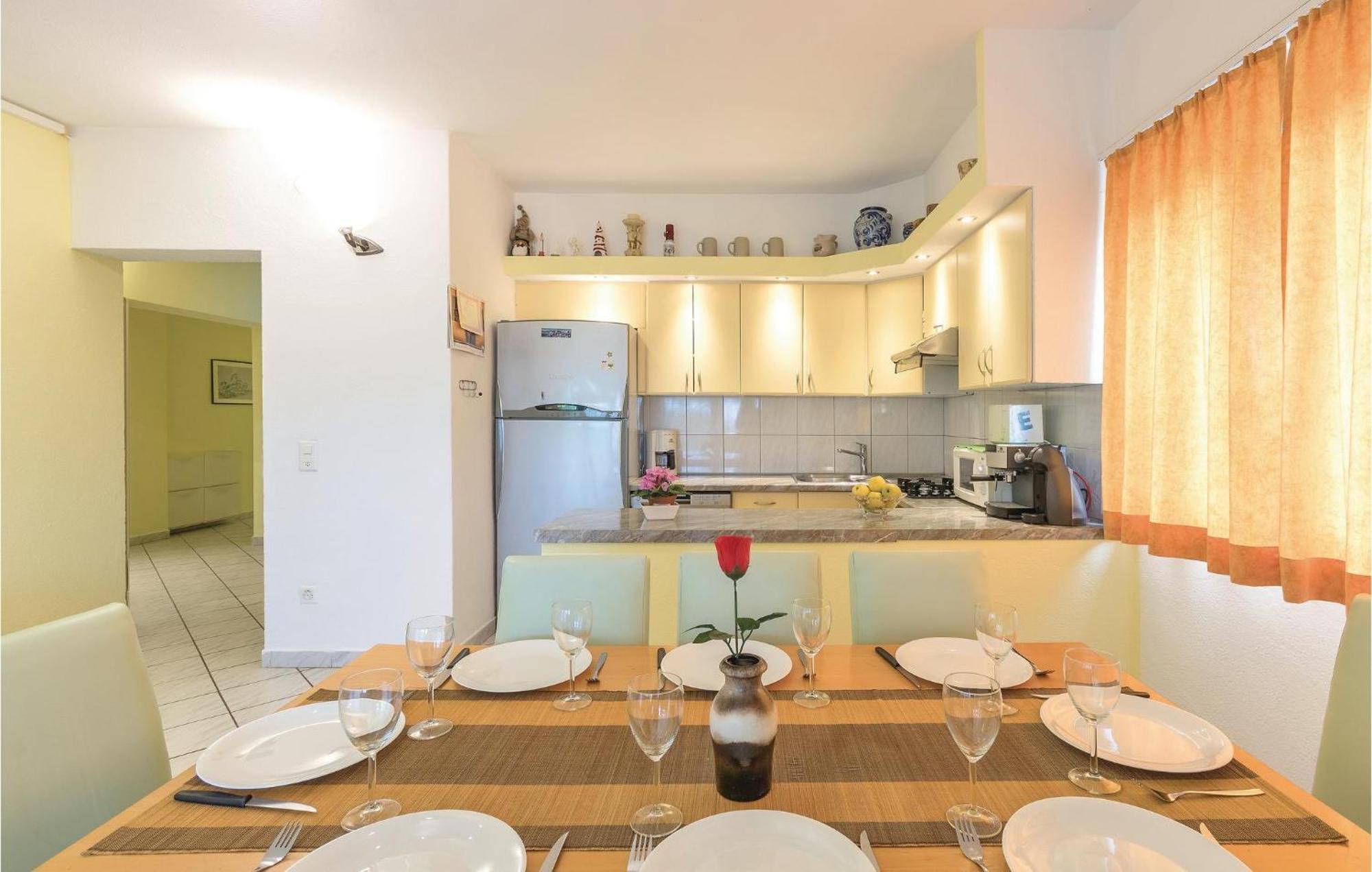 4 Bedroom Beautiful Apartment In Štinjan Exteriör bild